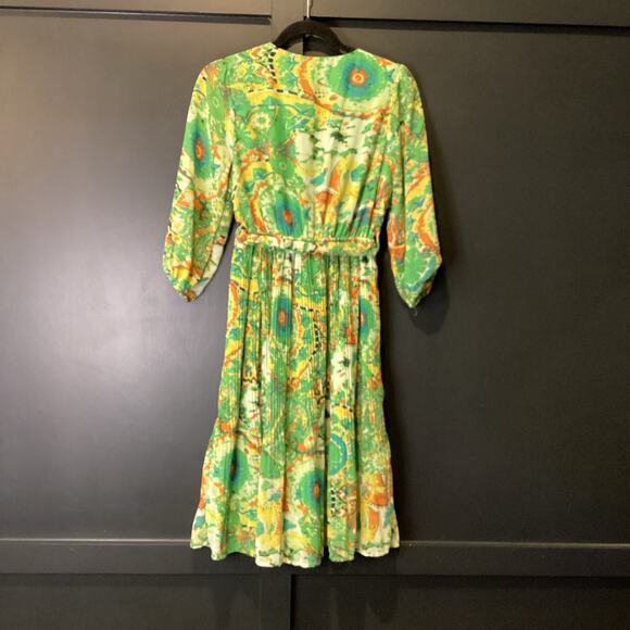 Kindred Anthropologie chiffon long sleeve v neck pleated green geo print dress S - Picture 2 of 8